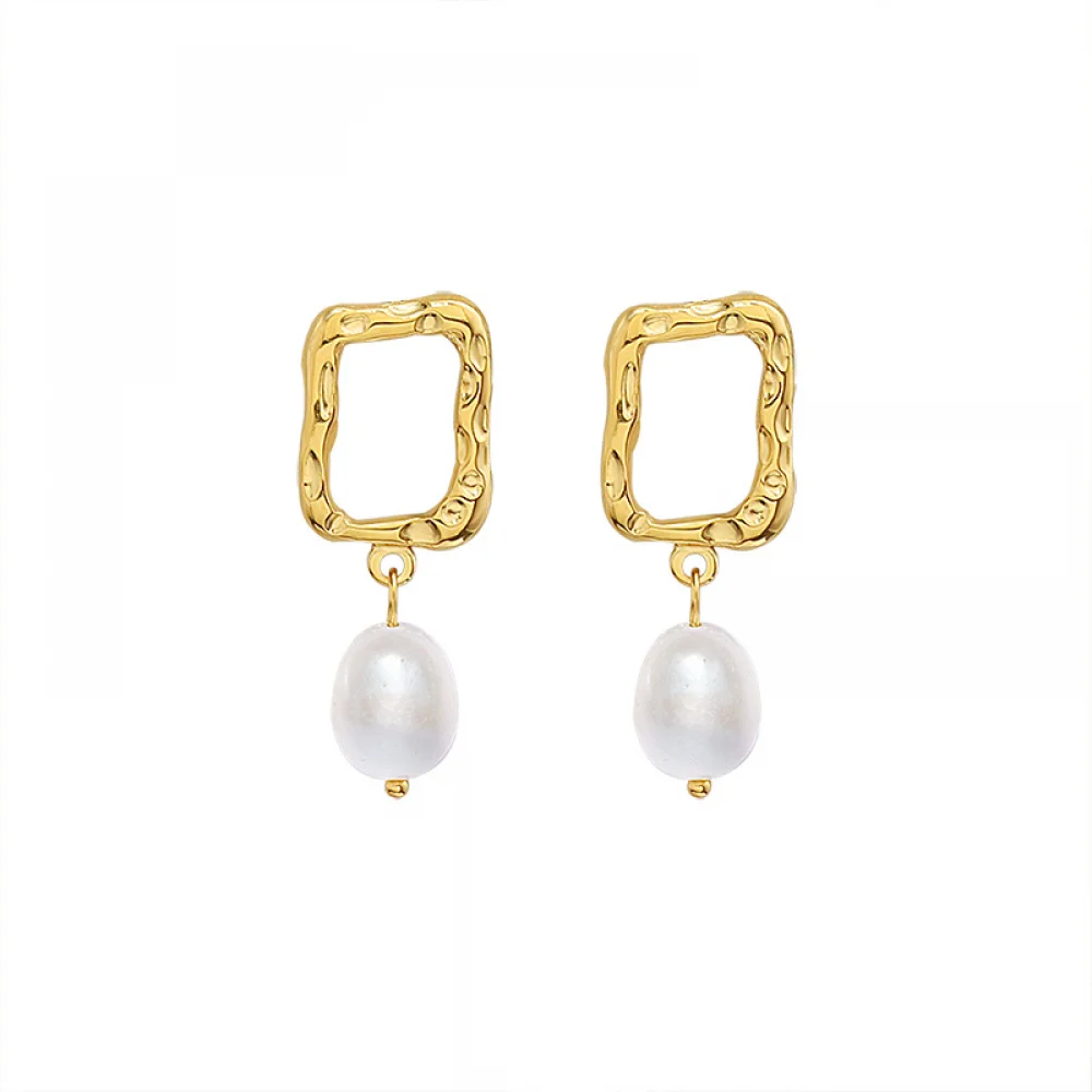 European and American cold style palace style niche simple Stainless steel18K gold irregular geometric freshwater pearl earrings
European and American cold style palace style niche simple Stainless steel18K gold irregular geometric freshwater pearl earrings