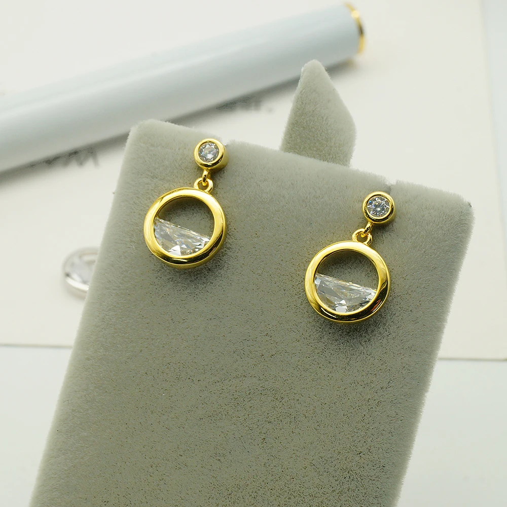 18K Gold Plated Zircon Stud Earrings For Women Silver 925 Jewelry Fashion Earrings 2023
18K Gold Plated Zircon Stud Earrings For Women Silver 925 Jewelry Fashion Earrings 2023