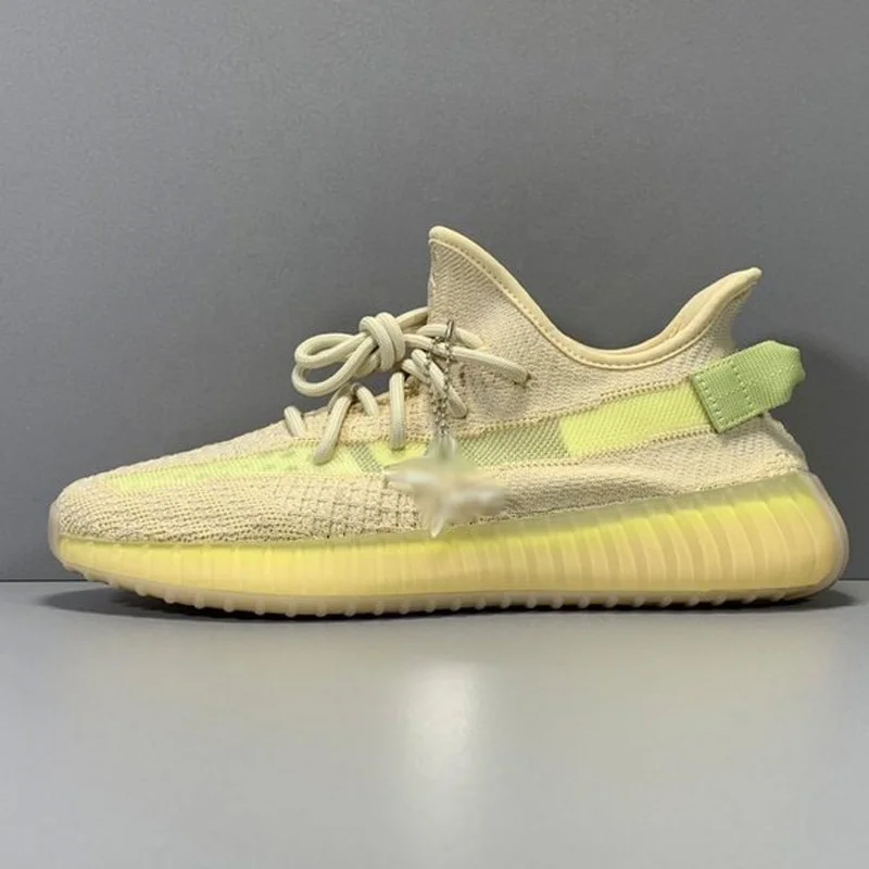 Official Original Quality Yeezy 350 V2 OG Version Sports Shoes Men High Quality Basketball Shoes Women Fashion Sneakers G5 350
Official Original Quality Yeezy 350 V2 OG Version Sports Shoes Men High Quality Basketball Shoes Women Fashion Sneakers G5 350