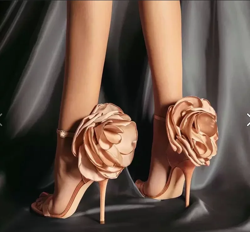 Summer wholesale sexy ladies dress shoes black flower straps ladies sandals high heels party club, Pink,black
Summer wholesale sexy ladies dress shoes black flower straps ladies sandals high heels party club, Pink,black