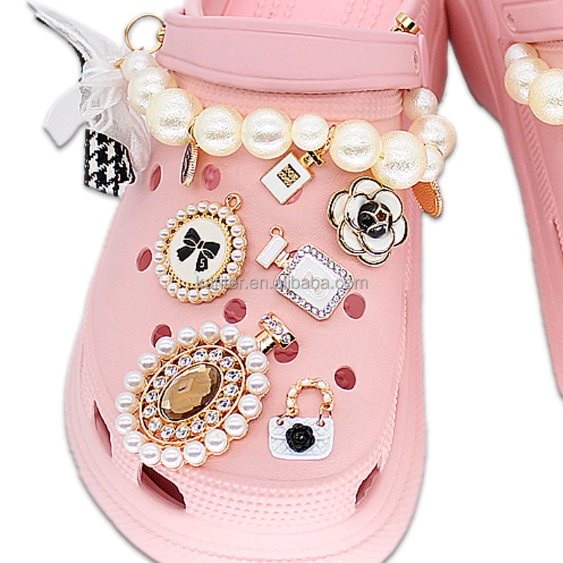 2021 Designer Popular Croc Charms bling crystal for Lady Gift croc charm for clog decoration croc chain, Picture
2021 Designer Popular Croc Charms bling crystal for Lady Gift croc charm for clog decoration croc chain, Picture