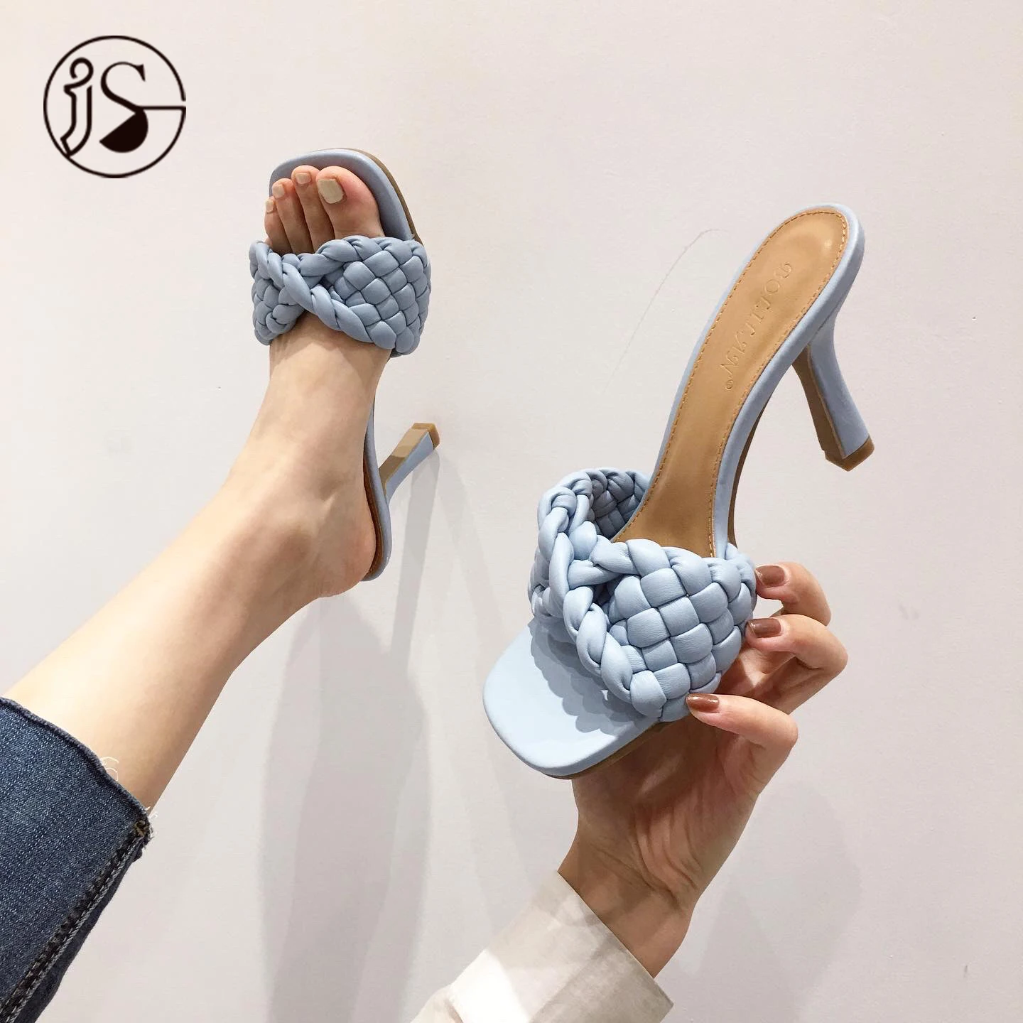 Fashion woven women's heels Fashion trend High quality summer women heels slippers PU leather factory hot selling slides, Picture
Fashion woven women's heels Fashion trend High quality summer women heels slippers PU leather factory hot selling slides, Picture