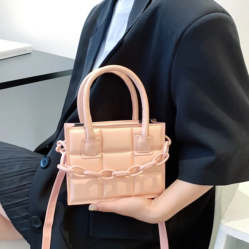 2021 chain ladies tote bag weave pu leather women sling bags designer handbag mini women hand bags, Black, pink, red, wine red, white
2021 chain ladies tote bag weave pu leather women sling bags designer handbag mini women hand bags, Black, pink, red, wine red, white