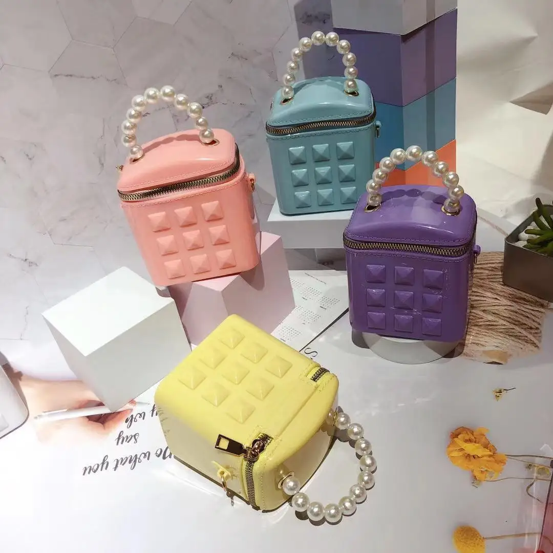 2021 New Designer Pearl Purse Hand Bags Shoulder Fashion Casual Jelly Box Handbag Chain Luxury Crossbody Mini Handbags For Women
2021 New Designer Pearl Purse Hand Bags Shoulder Fashion Casual Jelly Box Handbag Chain Luxury Crossbody Mini Handbags For Women