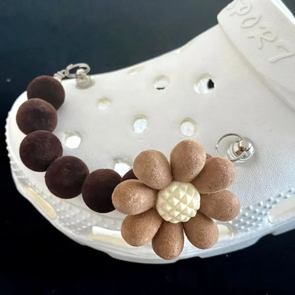 Shiny Golden Clogs Shoes Charms For Croc Women Gold Shoes Accesorios High Quality Shoe
Shiny Golden Clogs Shoes Charms For Croc Women Gold Shoes Accesorios High Quality Shoe
