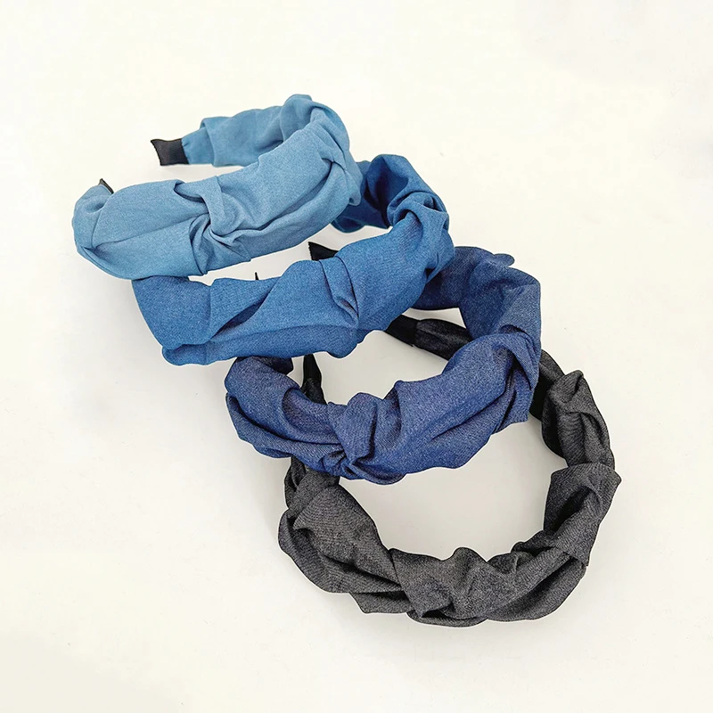 Spring/Summer 2023 New French wide brimmed women headbands denim pleated hair band Blue fabric versatility Outgoing accessories
Spring/Summer 2023 New French wide brimmed women headbands denim pleated hair band Blue fabric versatility Outgoing accessories