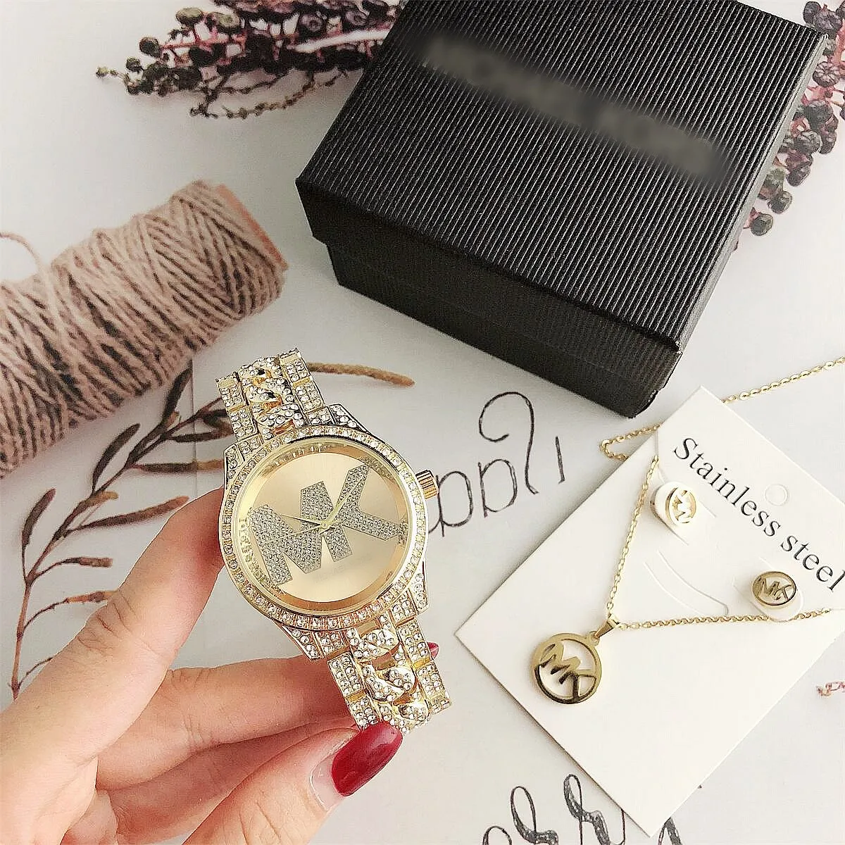 Top Brand Fashion Casual Custom Full Diamond Men Gold Watch women Stainless Steel Watches Luxury Men Quartz Wrist Watches, Black
Top Brand Fashion Casual Custom Full Diamond Men Gold Watch women Stainless Steel Watches Luxury Men Quartz Wrist Watches, Black