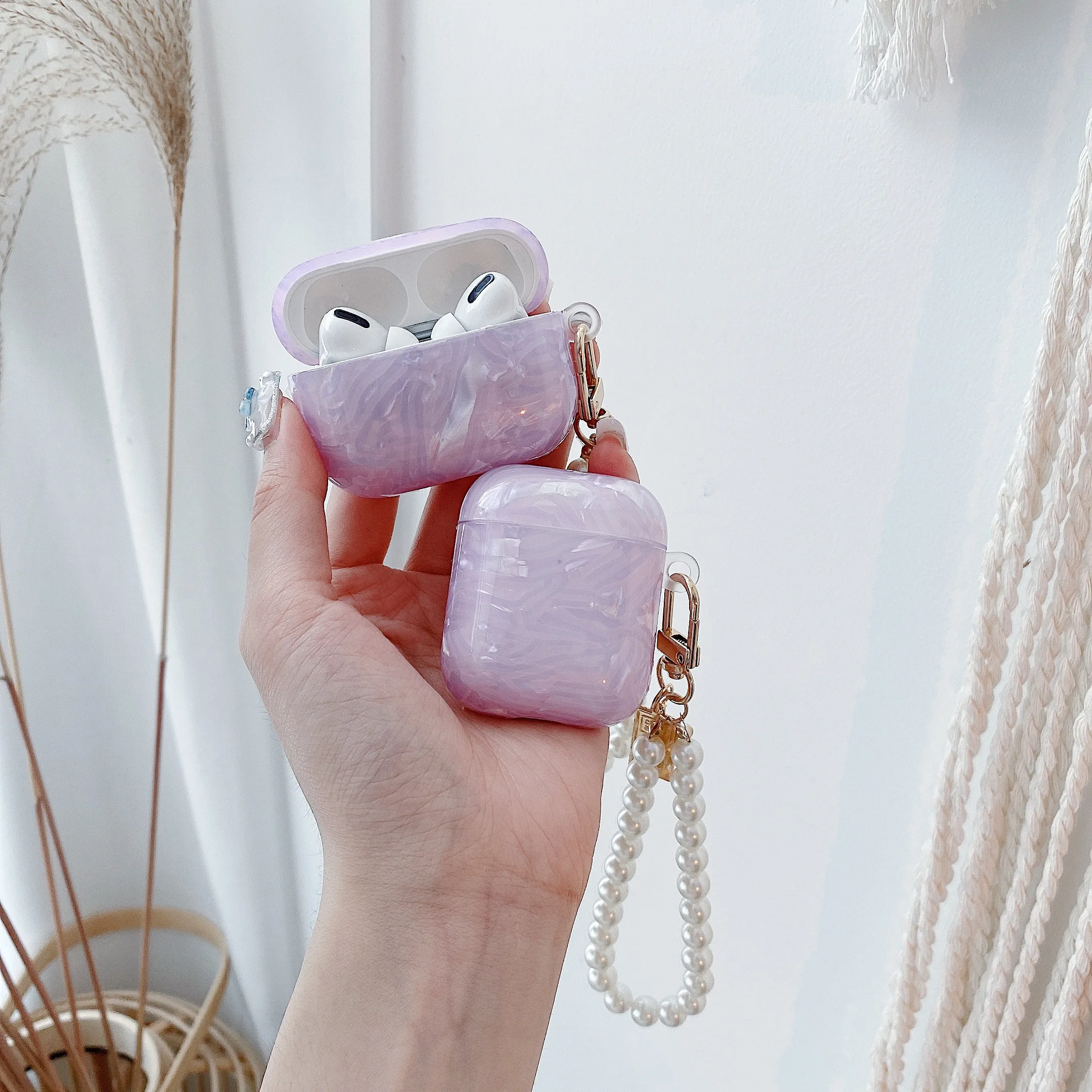 luxury protective case for airpods bling marble cute kawaii case for airpods girly case with pearl keychain
luxury protective case for airpods bling marble cute kawaii case for airpods girly case with pearl keychain