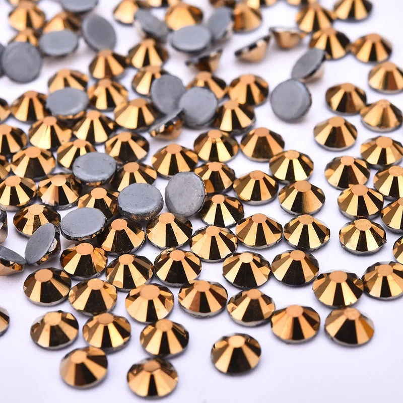 Hot Sale Flatback Rhinestones Gold Color Shining Designs Rhinestone for Transfer Labels with Custom Letters Logo
Hot Sale Flatback Rhinestones Gold Color Shining Designs Rhinestone for Transfer Labels with Custom Letters Logo