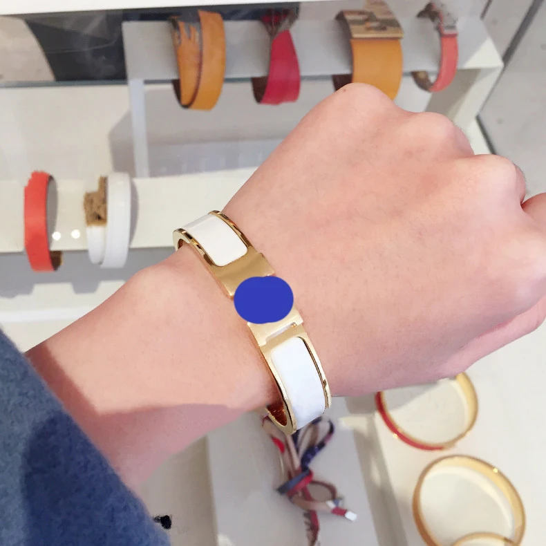 Avec Lettre Narrow Green Silk Bracelets F Leather Women Letter Enamel Shaped Clic H Bracelet, As pic
Avec Lettre Narrow Green Silk Bracelets F Leather Women Letter Enamel Shaped Clic H Bracelet, As pic