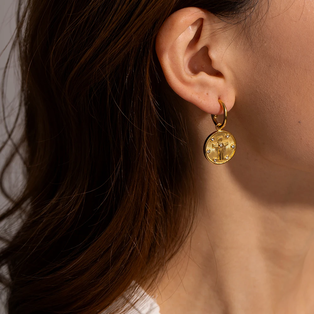 Cross Inlaid With Zircon Disc Necklace 18k Gold Plated Stainless Steel Pendent Earrings for Women
Cross Inlaid With Zircon Disc Necklace 18k Gold Plated Stainless Steel Pendent Earrings for Women