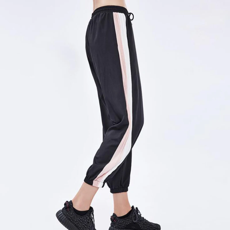 Casual High Waisted Women Jogger Pants Women Comfortable FitnessTraining Sports Yoga Pants with Pockets
Casual High Waisted Women Jogger Pants Women Comfortable FitnessTraining Sports Yoga Pants with Pockets