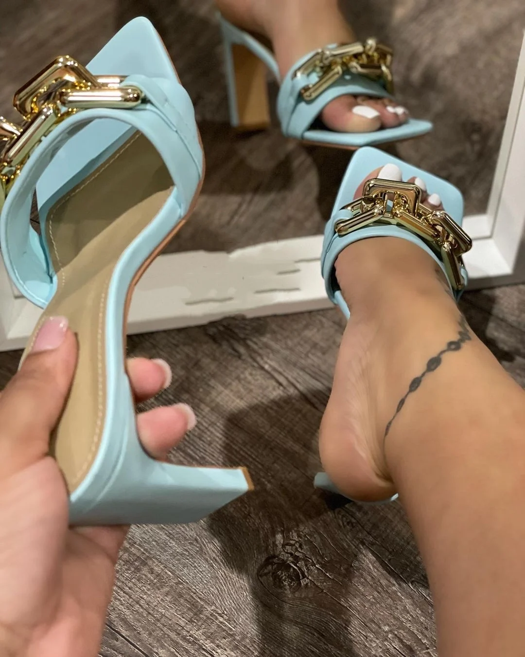 New European Fashion Fluorescent Zapatos De Mujer Ladies Square Toe Sexy High Heel Summer Thick High Heels For Women Pumps Shoes
New European Fashion Fluorescent Zapatos De Mujer Ladies Square Toe Sexy High Heel Summer Thick High Heels For Women Pumps Shoes