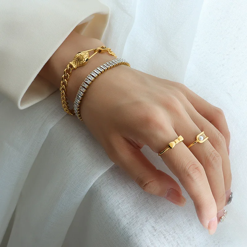 2022 Wholesale 18k Gold plated Mens Snake Bracelets Jewelry Stainless Steel Bracelet
2022 Wholesale 18k Gold plated Mens Snake Bracelets Jewelry Stainless Steel Bracelet