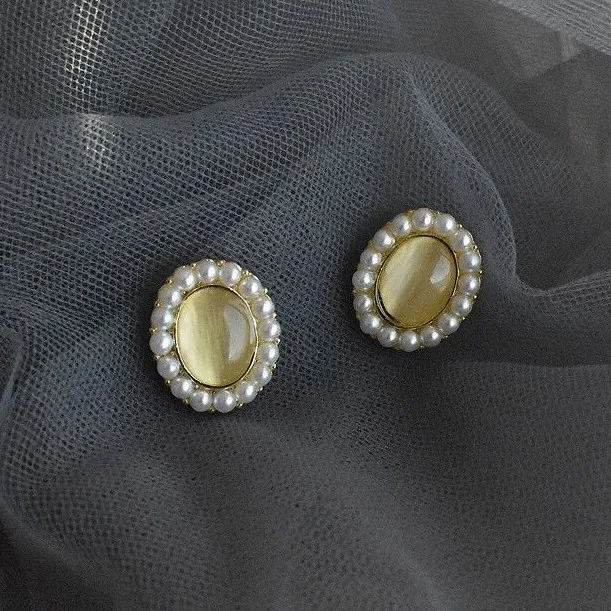Korea Retro Simple And Small French Simulation Pearl Opal Stud Earrings Fashion Exquisite Small Earrings Jewelry, As shown
Korea Retro Simple And Small French Simulation Pearl Opal Stud Earrings Fashion Exquisite Small Earrings Jewelry, As shown