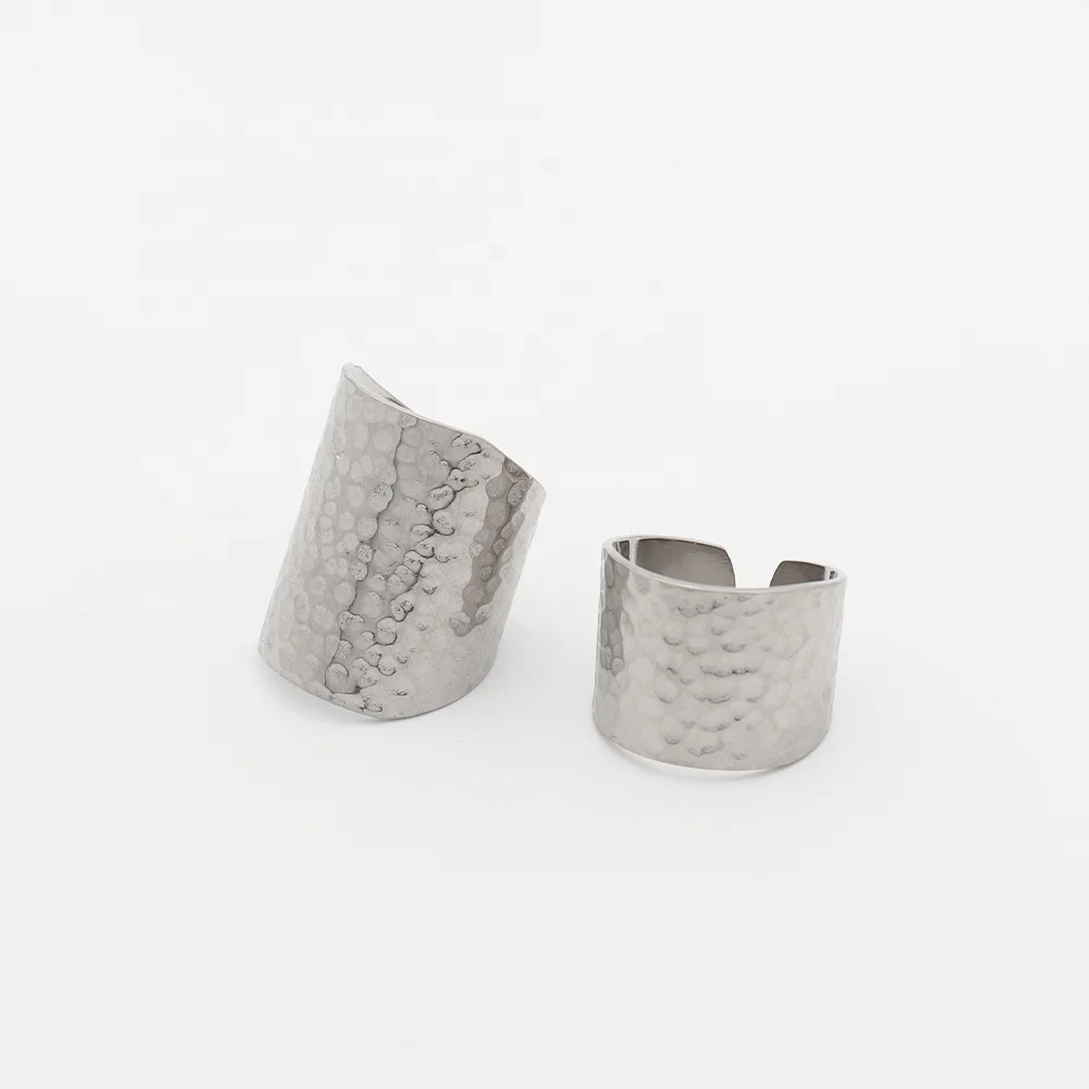 Chris April Fashion Jewelry 316L stainless steel PVD gold plated hammered surface band rings for women
Chris April Fashion Jewelry 316L stainless steel PVD gold plated hammered surface band rings for women