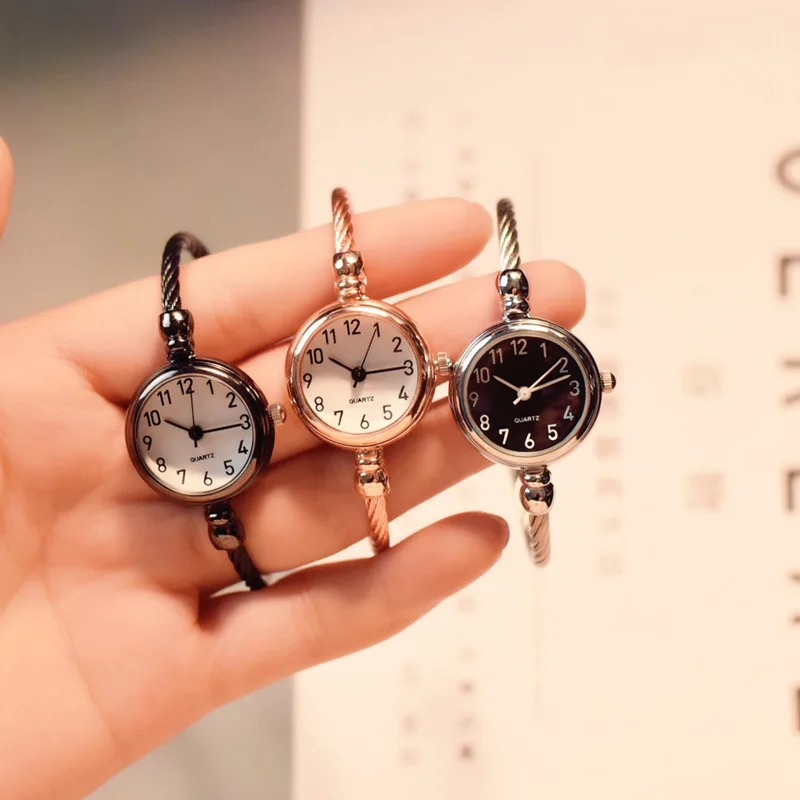 Women's Fashion Creative Bracelet Watch Vintage Elegant Designer Ladies Wrist Watches Simple Number Female Clock Drop Shipping
Women's Fashion Creative Bracelet Watch Vintage Elegant Designer Ladies Wrist Watches Simple Number Female Clock Drop Shipping