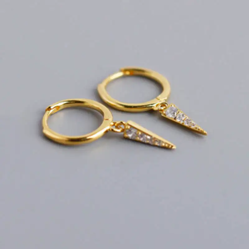 925 sterling silver minimalist diamond-studded yangtze river delta fashion water drop triangle huggie hoop earrings
925 sterling silver minimalist diamond-studded yangtze river delta fashion water drop triangle huggie hoop earrings