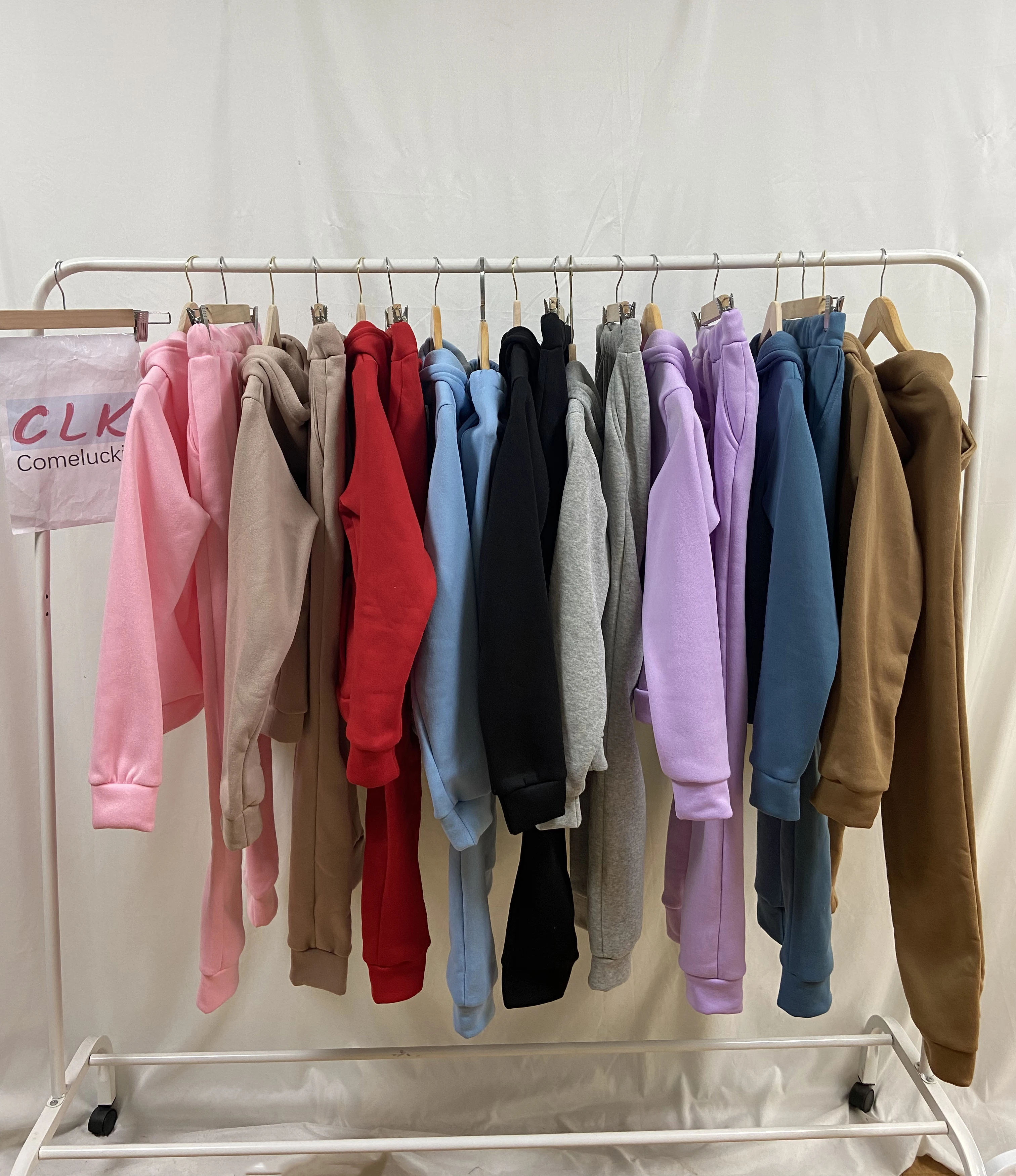 2022 women Two Piece pants Set sweatsuit fleece 2 piece set womens hoodies joggers long sleeve hoodie and sweatpants set women
2022 women Two Piece pants Set sweatsuit fleece 2 piece set womens hoodies joggers long sleeve hoodie and sweatpants set women