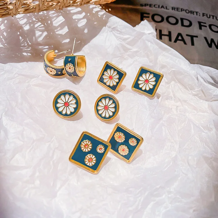 fashion jewelry trendy daisy stud earrings 
fashion jewelry trendy daisy stud earrings