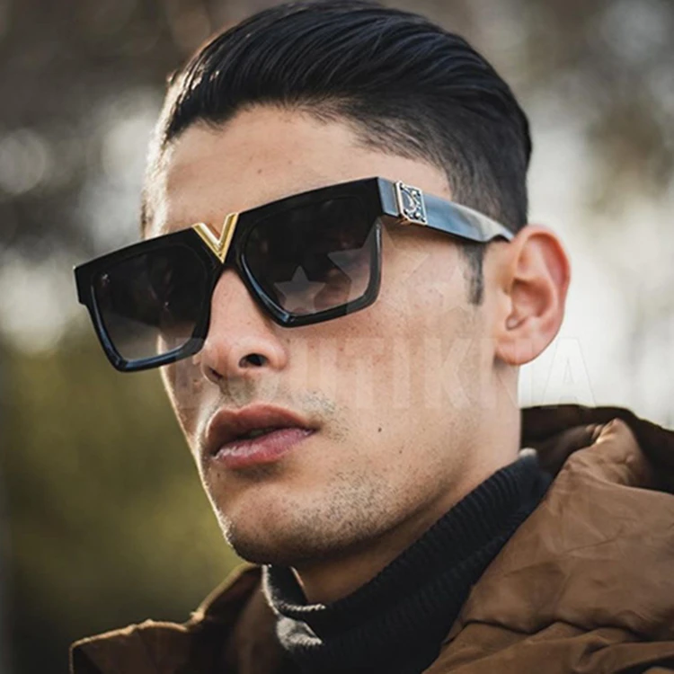 Wholesale 2021 Vintage Luxury Women Shades Thick Black Sun Glasses V Logo Designer Fashion Acetate Sunglasses For Men, As pictures or customized color
Wholesale 2021 Vintage Luxury Women Shades Thick Black Sun Glasses V Logo Designer Fashion Acetate Sunglasses For Men, As pictures or customized color