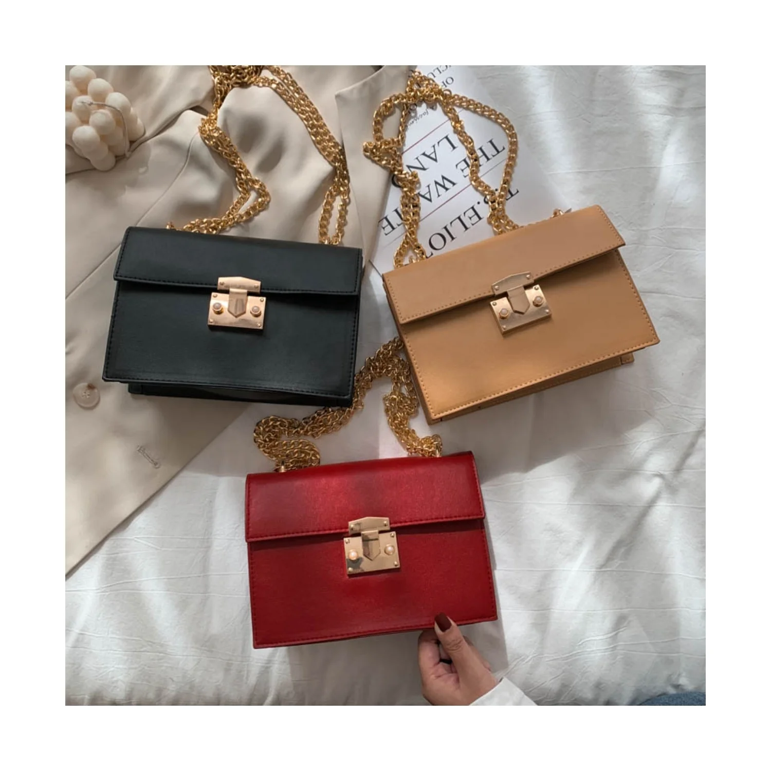 Fashion leather women lock chain shoulder crossbody hand bags female elegant small square red purse luxury bags ladies handbag
Fashion leather women lock chain shoulder crossbody hand bags female elegant small square red purse luxury bags ladies handbag