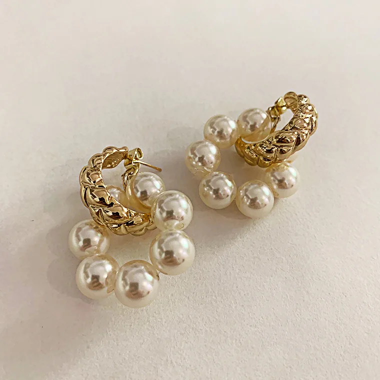 Korean Fashion Jewelry Double Circle Link Pearl Earring Baroque Pearl Hoop Earring For Girls
Korean Fashion Jewelry Double Circle Link Pearl Earring Baroque Pearl Hoop Earring For Girls