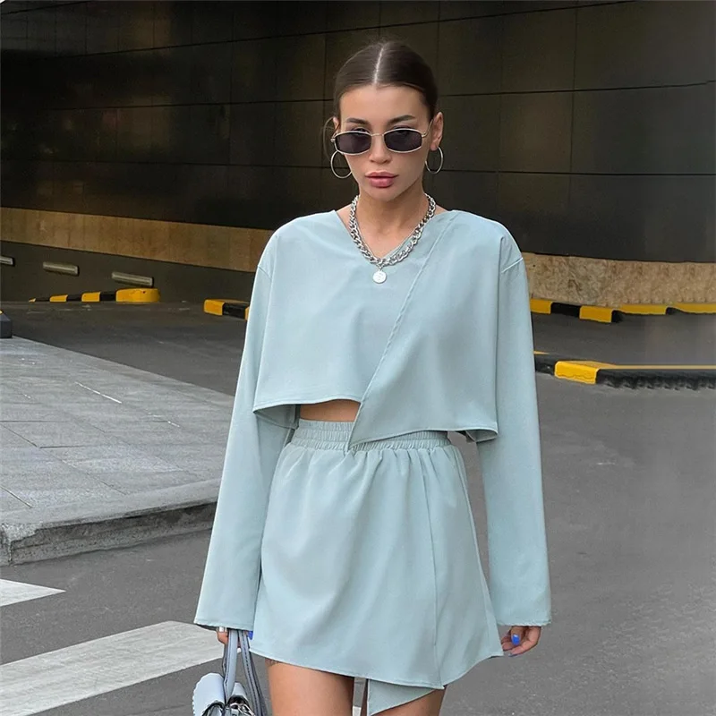 2021 autumn and winter new women's V-neck long-sleeved top high waist Casual bodycon shorts women suit, Picture color
2021 autumn and winter new women's V-neck long-sleeved top high waist Casual bodycon shorts women suit, Picture color