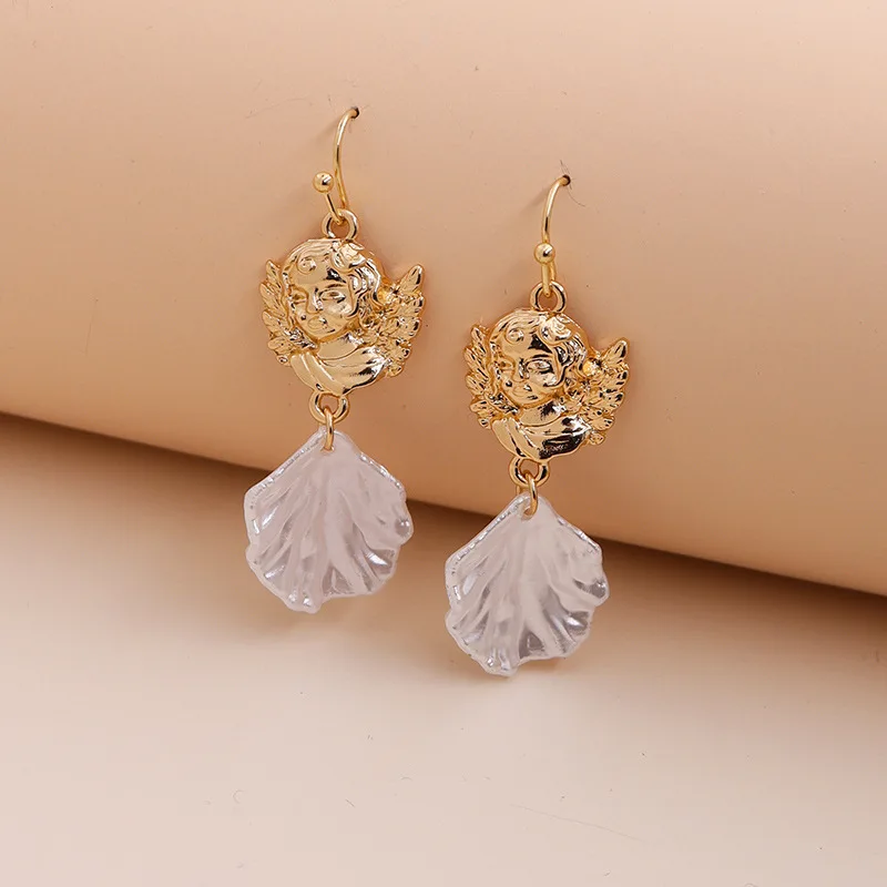 Korean Delicate Women Jewelry Real Gold Plating Angel Hook Earrings New Design Angle Shell Drop Earrings
Korean Delicate Women Jewelry Real Gold Plating Angel Hook Earrings New Design Angle Shell Drop Earrings