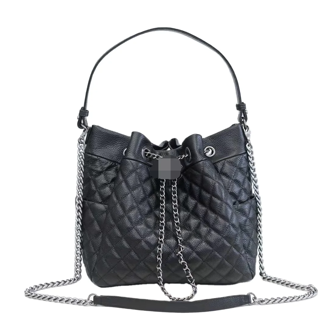 CC new handbag noble shoulder bag generous and versatile fashion designer cowhide bag simple temperament luxury bag classic high
CC new handbag noble shoulder bag generous and versatile fashion designer cowhide bag simple temperament luxury bag classic high