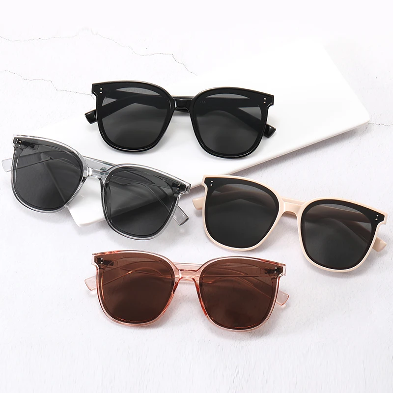 sunglasses 2021 women Luxury Shades Plastic Rectangle Sunglasses Colored Frame designer sunglasses famous brands 
sunglasses 2021 women Luxury Shades Plastic Rectangle Sunglasses Colored Frame designer sunglasses famous brands