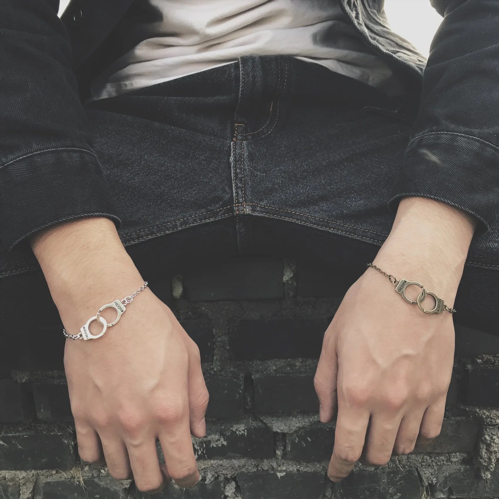 INS Fashion Handcuffs Bracelet Couple Friendship Wax Rope Bracelet Charm Bracelet for Women and Men 2021
INS Fashion Handcuffs Bracelet Couple Friendship Wax Rope Bracelet Charm Bracelet for Women and Men 2021