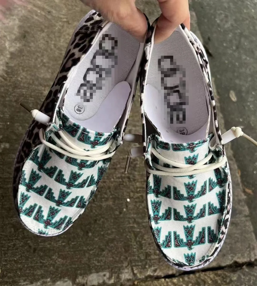 2022 news Walking Shoes with logo Lace Up Low Top Loafer Shoes Casual Shoes wholesale factory
2022 news Walking Shoes with logo Lace Up Low Top Loafer Shoes Casual Shoes wholesale factory