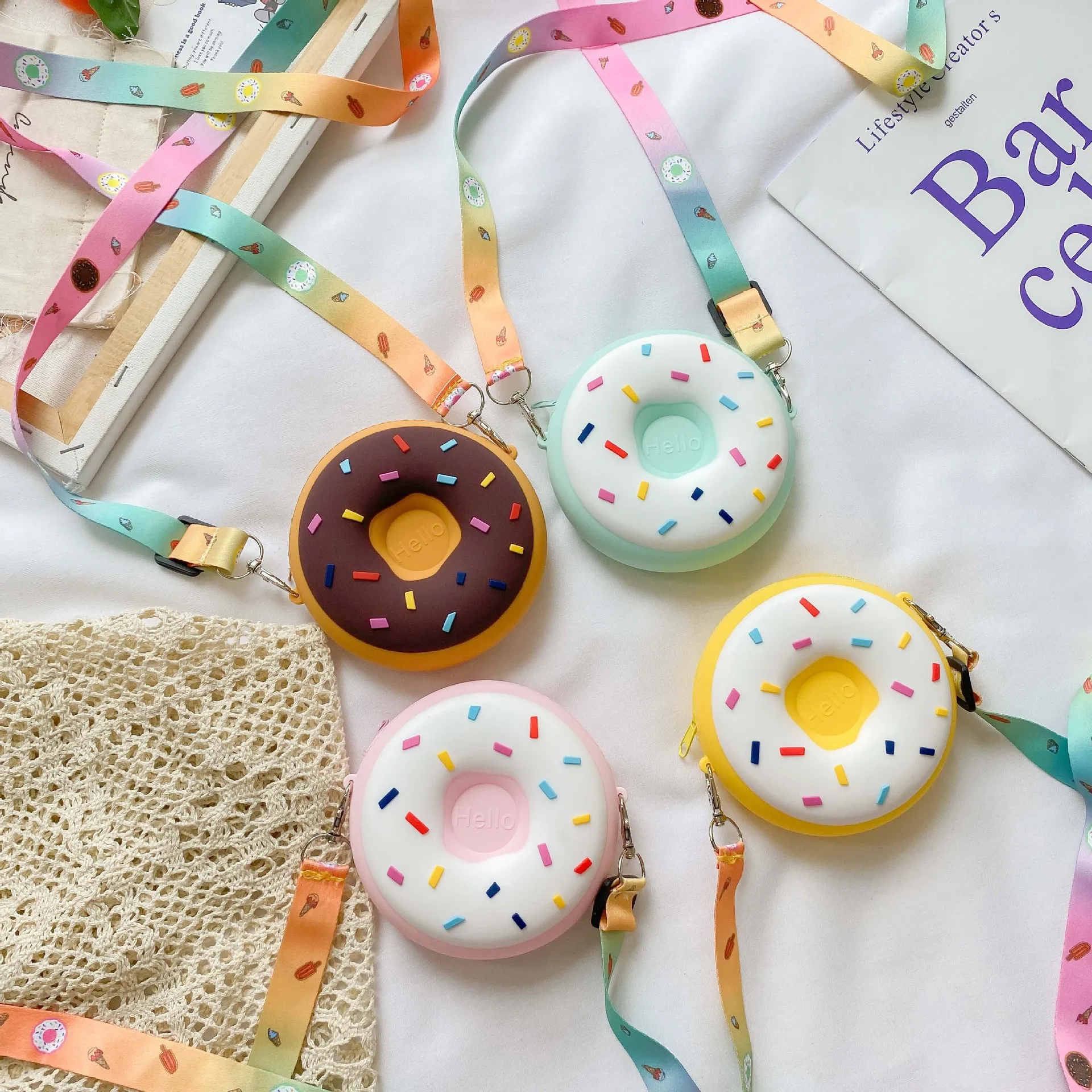 Luxury Cute Cartoon Doughnut Silicone Mini Bag Keys Pouch Boys' And Girls' Coin Purses Kids Purse
Luxury Cute Cartoon Doughnut Silicone Mini Bag Keys Pouch Boys' And Girls' Coin Purses Kids Purse