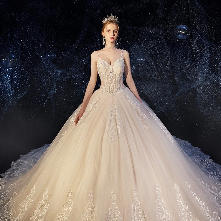 New Champagne Wedding Dresses Sexy Spaghetti Straps V-Neck Princess Lace Applique Beads Formal Brida Gowns High-End Series 2022
New Champagne Wedding Dresses Sexy Spaghetti Straps V-Neck Princess Lace Applique Beads Formal Brida Gowns High-End Series 2022