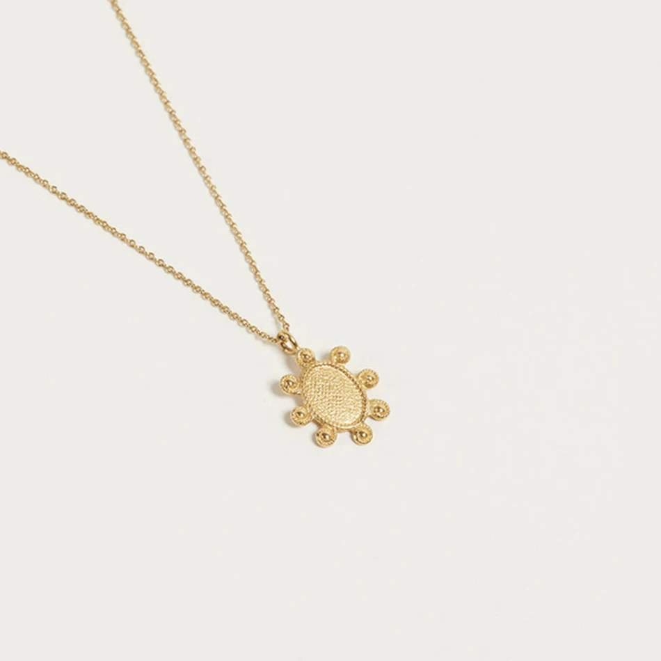 18k Gold Fashion Jewelry 925 Sterling Silver Sun Pendant Gold Plated Necklace For Women
18k Gold Fashion Jewelry 925 Sterling Silver Sun Pendant Gold Plated Necklace For Women