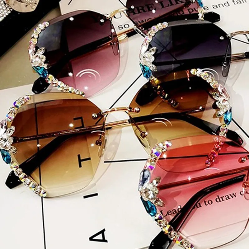 2022 Retro glasses Women Multicolored Bling Diamond Brand Designer Fashion Gradient Glasses Shades Ladies Eyeglasses
2022 Retro glasses Women Multicolored Bling Diamond Brand Designer Fashion Gradient Glasses Shades Ladies Eyeglasses
