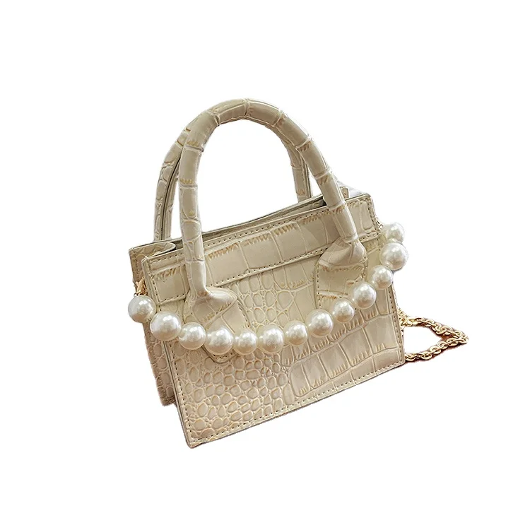Factory wholesale latest mini purses and handbags women designer crossbody luxury pearl chain bags for girls
Factory wholesale latest mini purses and handbags women designer crossbody luxury pearl chain bags for girls