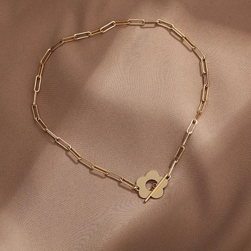 European Metal Link Chain OT Buckle Flower Pendant Necklace gold-plated Chain Charm Choker Necklace
European Metal Link Chain OT Buckle Flower Pendant Necklace gold-plated Chain Charm Choker Necklace