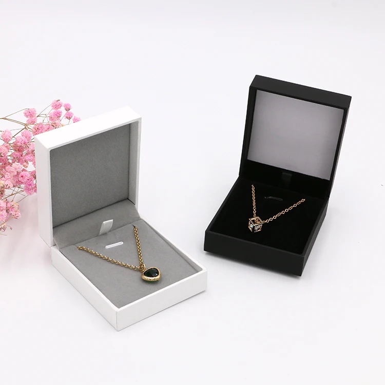 High End Leatherette Pendant Box Case Custom Magnetic Flip Jewelry Packaging Box, Black/white
High End Leatherette Pendant Box Case Custom Magnetic Flip Jewelry Packaging Box, Black/white