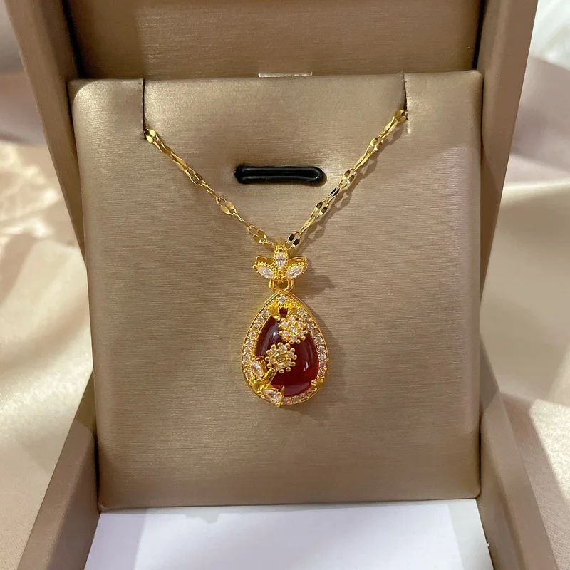 New Arrival Jewelry Ruby Jewellery Women Flower Necklace 316L Stainless Steel Plated 18K Gold Stone Necklace, Red
New Arrival Jewelry Ruby Jewellery Women Flower Necklace 316L Stainless Steel Plated 18K Gold Stone Necklace, Red