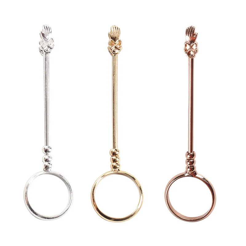 2021 Elegant light weight convenient useful creative metal cigarette holder for finger
2021 Elegant light weight convenient useful creative metal cigarette holder for finger