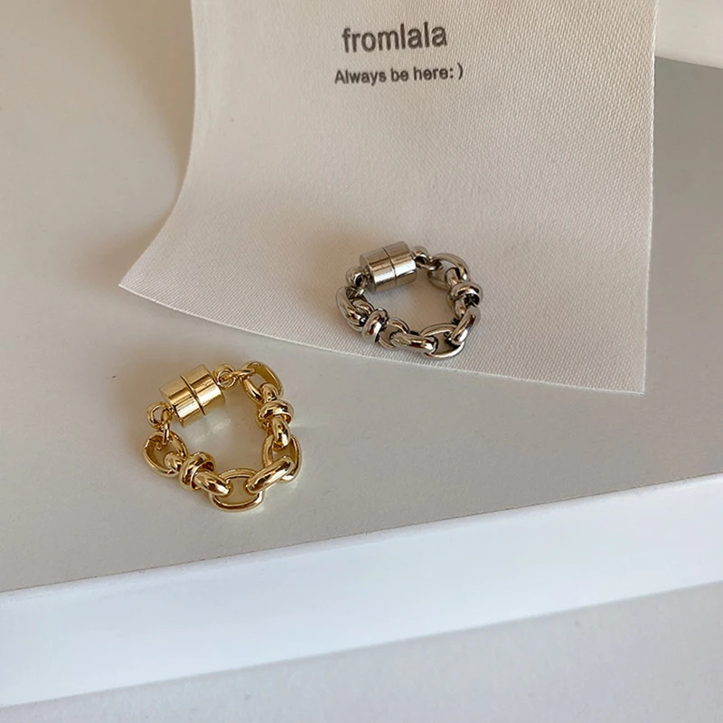 Single Piece 18K Gold Plated Linked Earrings for Women Chain Metal Magnet Clip Earrings Without Piercing Minimalist Ear Cuff
Single Piece 18K Gold Plated Linked Earrings for Women Chain Metal Magnet Clip Earrings Without Piercing Minimalist Ear Cuff