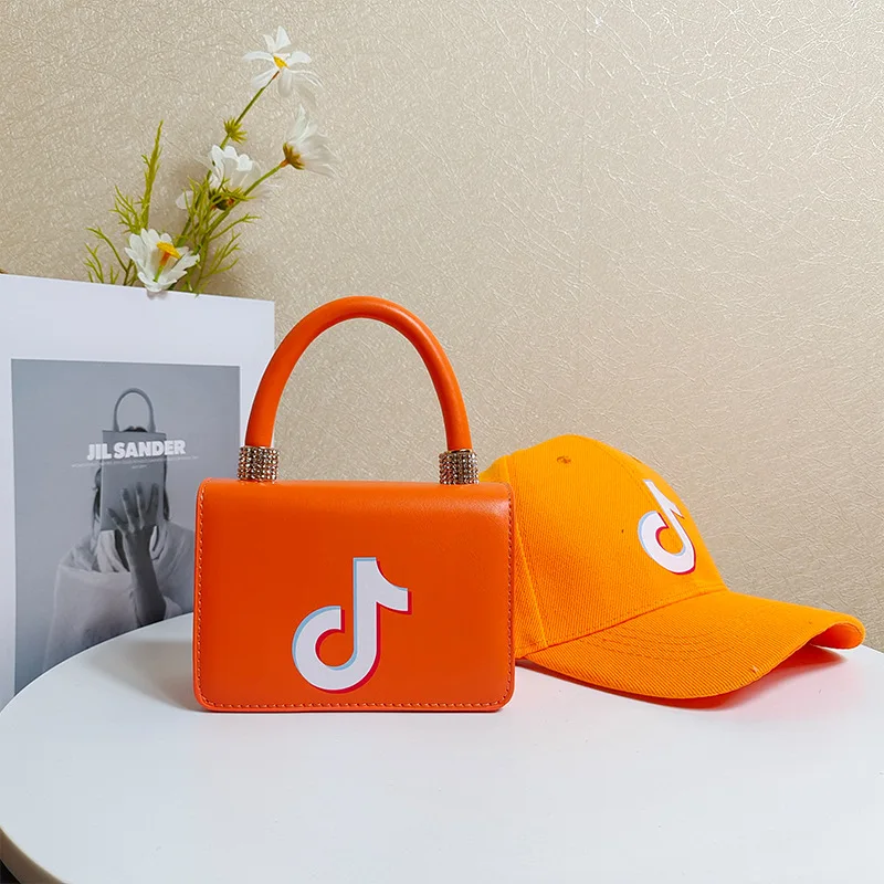 2021 Wholesale Women Hand Bags Designer Mini Purses and Handbags Tik Tok Bucket Hat and Purse Set
2021 Wholesale Women Hand Bags Designer Mini Purses and Handbags Tik Tok Bucket Hat and Purse Set