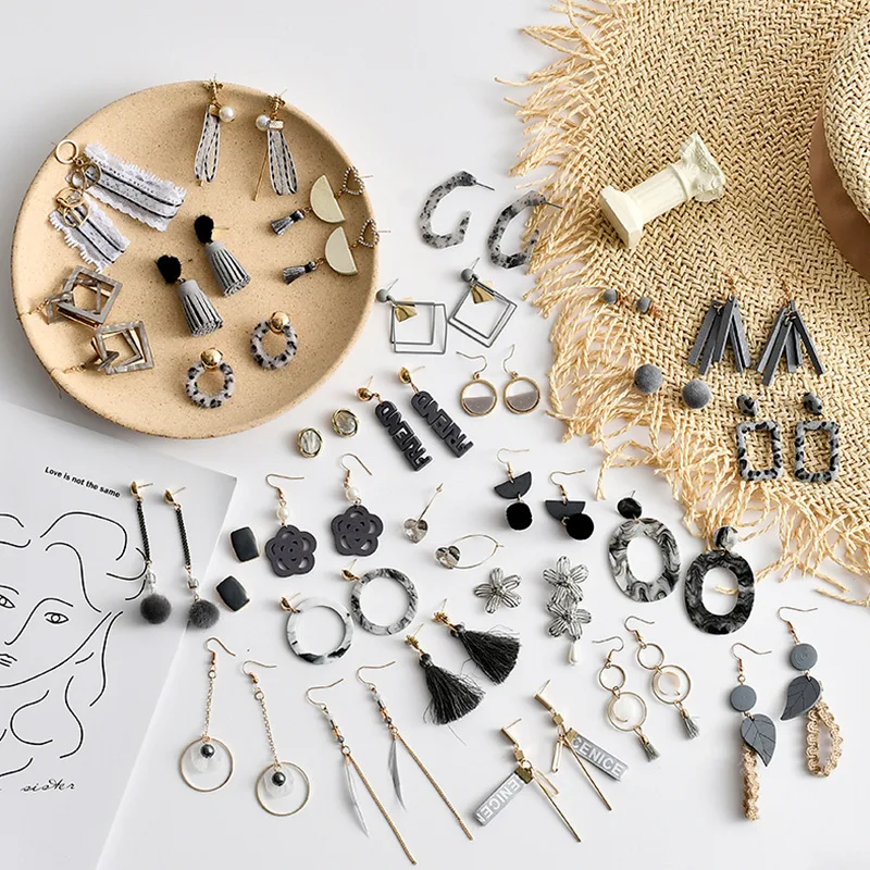 Laodun Korean Style Cold Black and Gray Earrings Temperament Tassel Acrylic Flower Earrings Retro Hipster Jewelry Drop Earring, Gray, black, white
Laodun Korean Style Cold Black and Gray Earrings Temperament Tassel Acrylic Flower Earrings Retro Hipster Jewelry Drop Earring, Gray, black, white