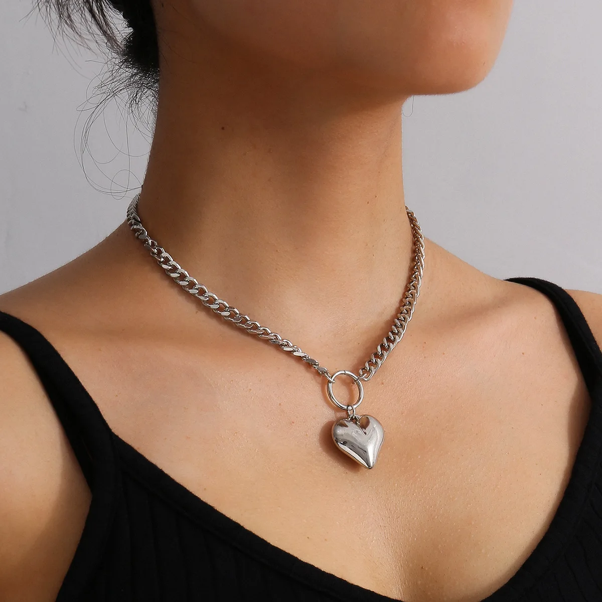 VRIUA 2020 New Fashion Peach Heart Pendant Necklaces for Women Gold Silver Color Valentine Lovers Necklace Gift Jewelry
VRIUA 2020 New Fashion Peach Heart Pendant Necklaces for Women Gold Silver Color Valentine Lovers Necklace Gift Jewelry