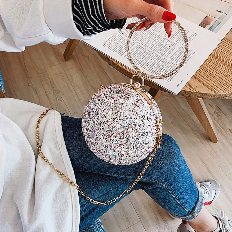2021 Dinner Luxury Handbags Ladies Fashion Round Ball Shape Crossbody Bag Trendy New Premium Women Handbags
2021 Dinner Luxury Handbags Ladies Fashion Round Ball Shape Crossbody Bag Trendy New Premium Women Handbags