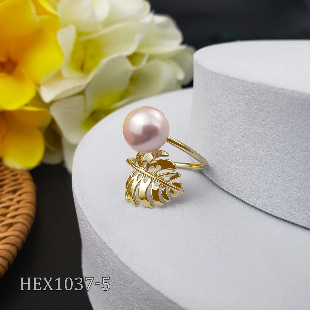 Hawaiian hot style Leaf Style Fashion loves a variety of colors with customizable color adjustable rings, As shown
Hawaiian hot style Leaf Style Fashion loves a variety of colors with customizable color adjustable rings, As shown