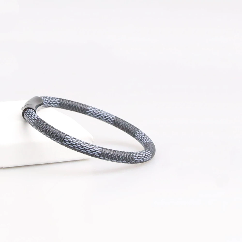 5mm Blue Genuine Snake Skin Leather Jewelry Bracelet with Stainless Steel Magnetic Closure
5mm Blue Genuine Snake Skin Leather Jewelry Bracelet with Stainless Steel Magnetic Closure