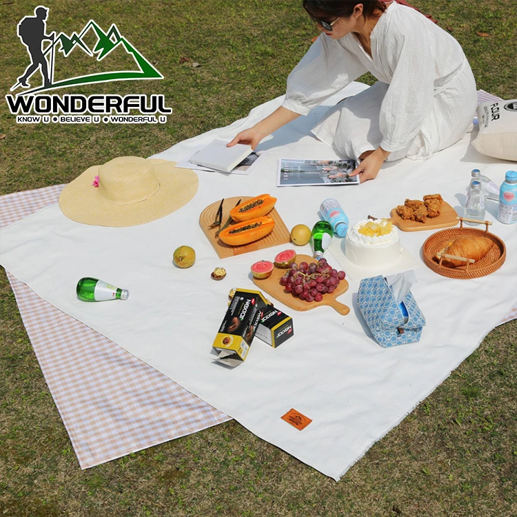 Camping Cotton Outdoor Canvas Moisture-Proof Foldable Picnic Mats With Leather Strap 
Camping Cotton Outdoor Canvas Moisture-Proof Foldable Picnic Mats With Leather Strap